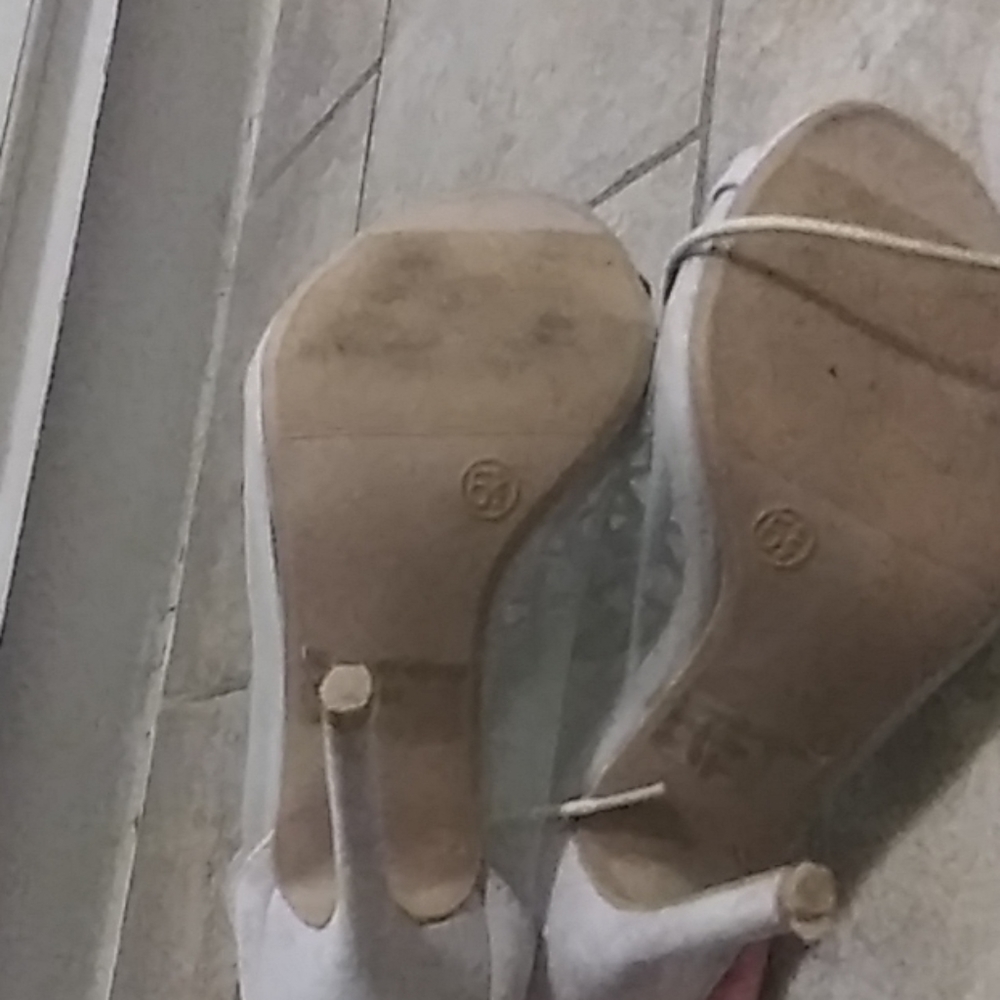 Shoes - Picture 7 of 7